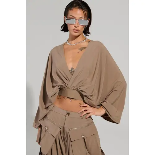TALK ABOUT ME BLOUSE IN BROWN