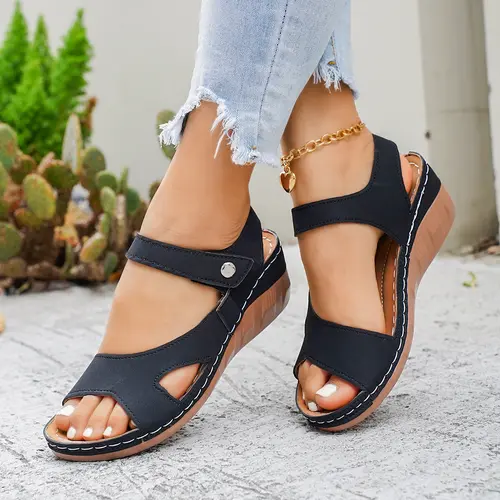 Peicnora Women's Open-Toe Platform Sandal Footwear - Thick Comfort Wedge Sole, Patterned Design, Chunky Black Fur Slides for Summer Beach Vacation & Daily Wear