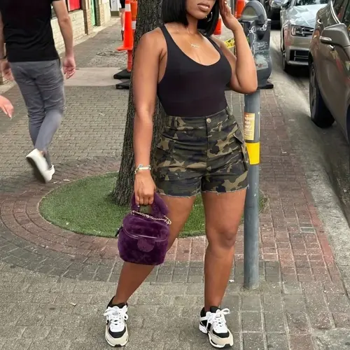 Women's Camouflage Print Moto Shorts with Pockets, Womenswear, Streetwear, Adjustable Elastic Waistband, Durable and Fashionable Bottoms for Summer, Casual Street Style