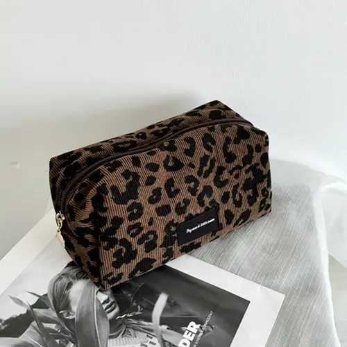 Leopard Print Makeup Bag, Large-Capacity Cosmetic Storage Pouch, Sexy Style Vanity Purse, Cosmetic Travel Bag, Lipstick Organizer for All Season, Portable Makeup Pouch, Travel Cosmetic Bags