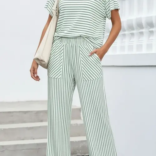 Womens Striped 2 Piece Sets Short Sleeve T Shirts Wide Leg Pants Matching Lounge Set with Pockets Batwing Casual Clothes Womenswear