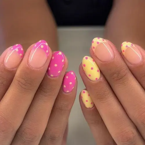 24pcs Sweet Dollar Nail Art Kit, Stick on Nails, DIY Fake Nails, Nude Colors, Classic Polka Dot Design, Nail Designs, Easy DIY Manicure, Perfect for Daily Commute & Dates, Nail Kit Set