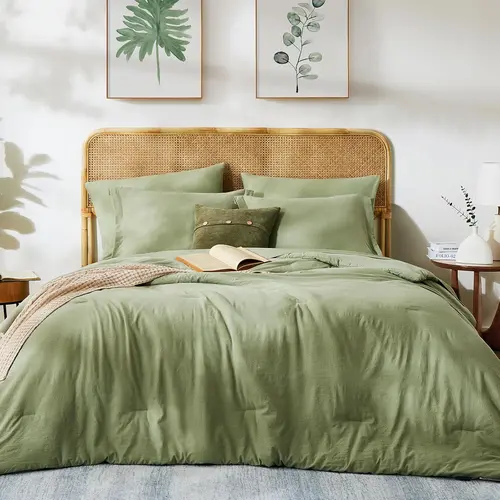 Wrensonge King Size microfiber Comforter Set- 7 Pieces Soft Sage Green Super size Bed in a Bag King with Double Sided Storage Pockets, Flat Sheet, 2 Pillow Shams, and 2 Pillowcases- Warm Bed Set for All Season bed comforter set