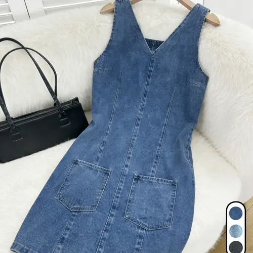 Casual Vibes Summer Loose-Fitting Denim Cotton Dress, Sleeveless Knee-Length with Pockets, Body-shaping Design, Ideal for Everyday Wear, Office, Dates