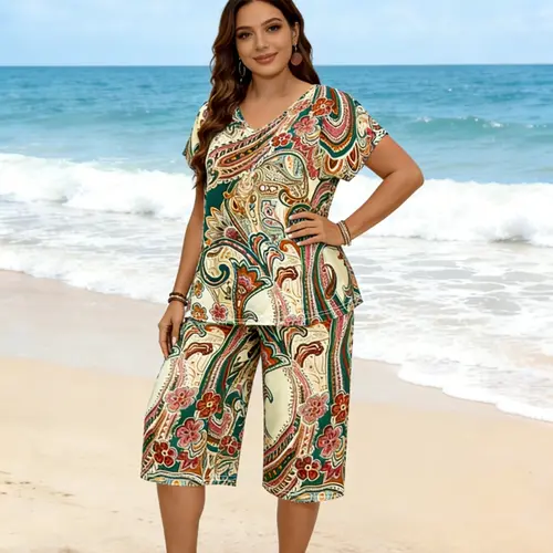 Plus Size Women's Paisley Print Set, Shorts Sets Outfits, Summer Clothing Set, Vacation Style, Ethnic Print, V Neck, Batwing Sleeves, Short Sleeve, Loose Top and Elastic Waist Shorts