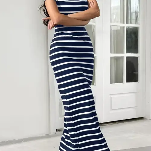 Women's Spring & Summer Slim Fitting Striped Round Neck Dress, Casual Fashionable Daily Wear, Perfect for Daily Occasions