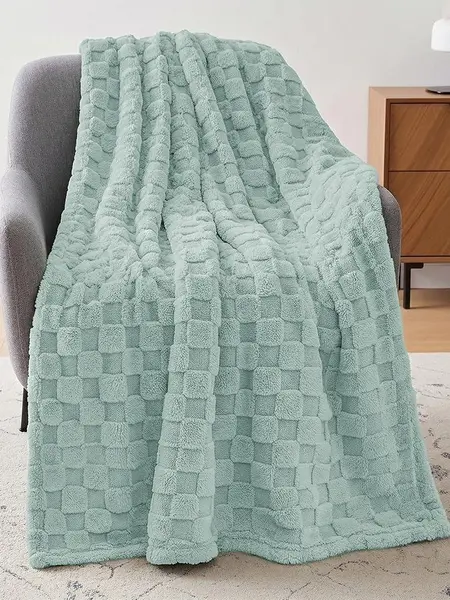 Utopia Bedding Checkered Fleece Throw Blanket - Fluffy Soft, Lightweight Cozy, Checkered Knitted Relax Woven Style for Couch and Bed, Fluffy Soft Blankets, Lightweight Cozy Blanket