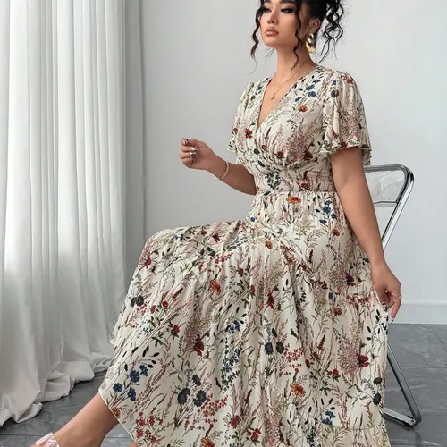 Women's Plus Size Floral Print Long A-Line Flowy Bohemian Elegant Chic Summer Dress, V-Neck Short-Sleeve High-Waist Slim Fit Dress for Weddings, Office and Casual Wear, Summer Wedding Guest Dresses