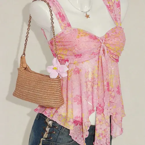Women's Floral Asymmetric Hem Sleeveless Shirt, Asymmetrical Shirts, Cute Feminine Asymmetrical Floral Top for Summer and Autumn, All Seasons Blouse, Ladies' Fashion Upper Garment, Stylish Women's Clothing, Womenswear