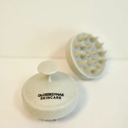 Glossed by Nae Scalp Massager – Hair Growth & Scalp Stimulator Brush for Circulation, Dandruff Relief & Product Absorption