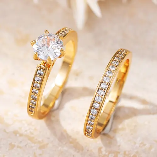 Women's 2-Piece Elegant Gold-Finish Wedding Ring Set, Timeless Statement Band Set with Sparkling Accents, Luxury Fashion Rings, Perfect Bridal Jewelry Gift for Valentine's Day, Wedding Rings