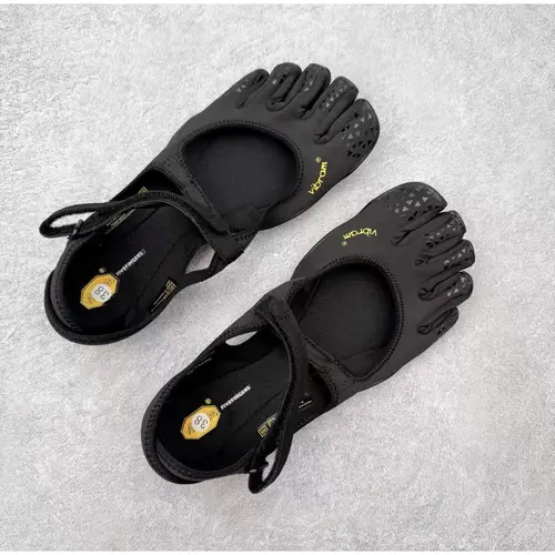 New five-toe yoga shoes with soft soles, non-slip, for dance training, indoor fitness, Pilates, women's balance, breathable split-toe shoes