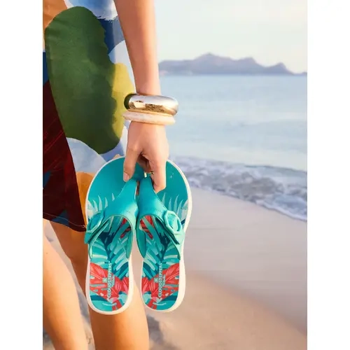 Clarks Cloudsteppers Thong Sandals -Breeze Cove