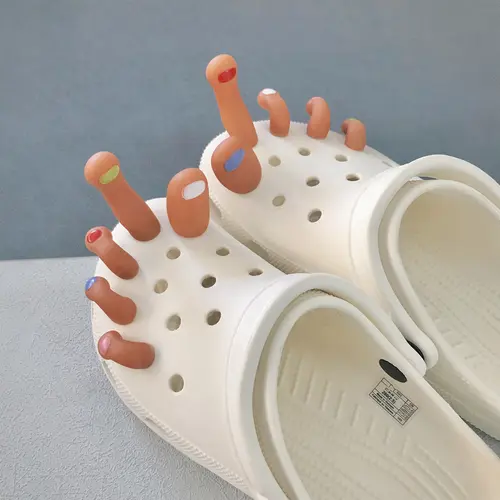 3D Creative Funny Toe-Themed Plastic Shoe Charms - Detachable DIY Accessory, Clog Shoe Decorations, for Clogs & Slippers, Holefitting Footwear