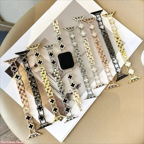 Metal Four Leaf Clover Rhinestone Wrist Band, Luxury Elegant Decorative Watch Strap Compatible With Apple Watch, Fashion Jewelry Accessory For Women For Daily Casual Dating Party And Daily Outfit Wear (No watch)