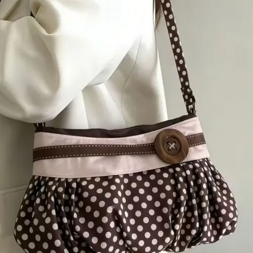 Retro Elegant Large Button Polka Dot Print Shoulder Bag, Fashionable Niche Texture Bag, Casual Crossbody Bag, Suitable for Daily Commuting, Shopping and Gatherings