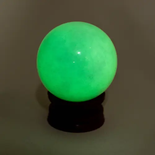 E.Green Night Gem Glow Ornament – Feng Shui Wealth Attractor, Natural Luminescent Stone