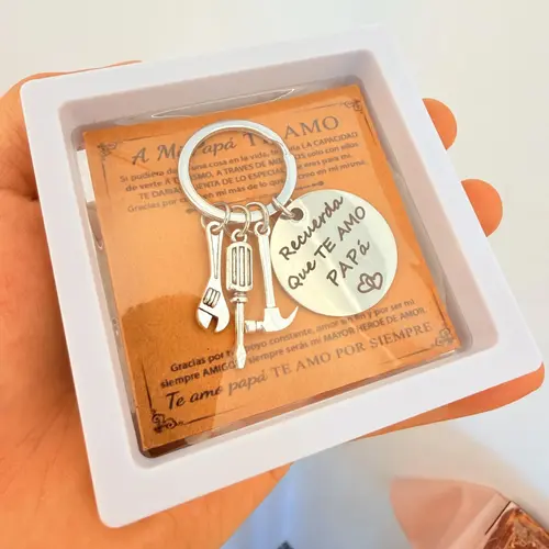 "Recuerda Que Te Amo Papá" Keychain – Stainless Steel Father's Day Gift with Tool Charms, Handyman Dad Gift, Birthday Gift for Dad, with Gift Box tiktokshopbacktoschool, Keychains, Gifts For Him, Keyrings For Keys, Mens Gifts
