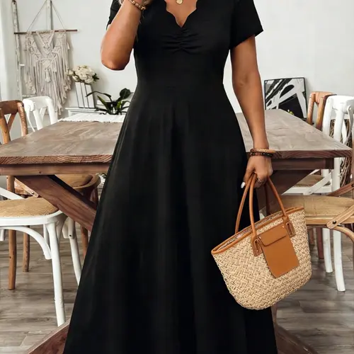 Women's Plus Size Maxi Dress, Scalloped V-Neck Ruched Front, Short Sleeve Flowy A-Line, Casual Summer Style, Casual Summer Dresses for Office & Daily Wear