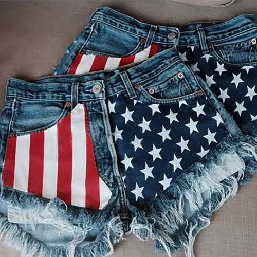 Women's Plus Size Denim Shorts, Chic Streetwear Cutoffs with Star Print & American Flag Pocket, Frayed Tassel Hem