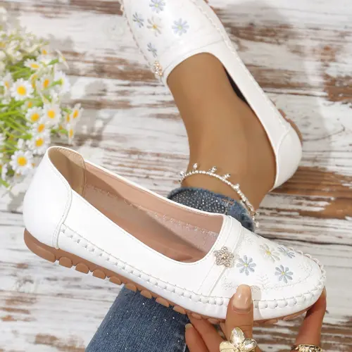 Goreyodoly Women's Classic Loafers, Round Toe Shoe, Floral Embroidery Small Flower Buckle Casual Flats, Shoes Flats, All-Season Comfortable Loafers with Lightweight Soft Upper, Slip Resistant Durable Daily Use