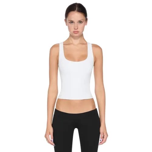 naom Capris