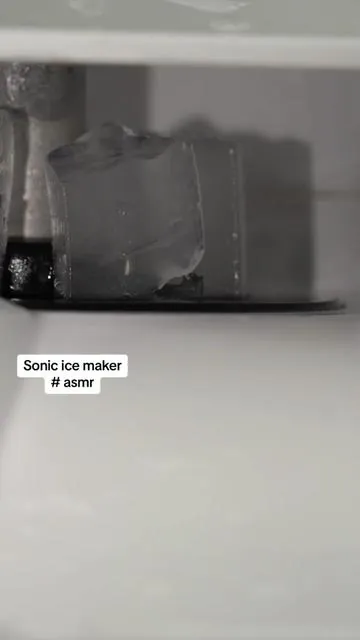 How does the sonic ice maker work? Let’s see! #asmr #icecubes #asmrvideos #icemaker #icetok #euhomy #icemachine #asmrsounds #satisfying #satisfyingvideo #iceaddict #softice #asmrtiktoks 