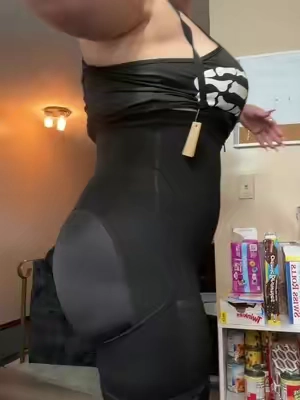 Suck me in babyyy #shapewear #firmtummy #shapeweargirl #fyp #viral #shapellx #tiktokfind @shopshapellx 