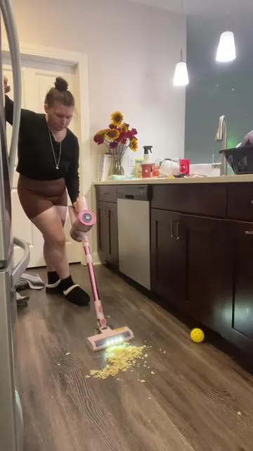 Putting thr viral pink cordless vacuum to the test! #viralpink #cordlessvacuum #messytiktok #strugglebus #tiktokshop 