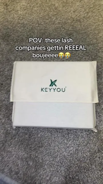 For only $6 is crazy tho but like where the diamond necklace at in dis ho with this nice ah bag #keyyou #lashes #diylashes