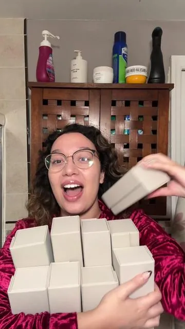 Try on and review of all my Dezi favorites!! I absolutely love the quality of these shades. I also adore Desi, Steve and her whole family so I’m very excited to help you shop if you have a big head like me 😁 #deziglasses #dezi200s #dezionread #dezireadtheroom #dezi6ft #dezicuffed #dezichargeit 
