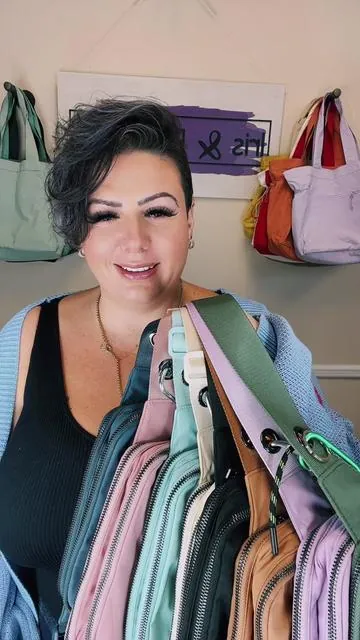 #irisandrainbow #longstrapbag #plussizeedition 