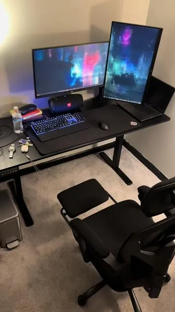 The quality for price on this desk is insane... #fyp #deals #desk #bestdesk #quality #setup