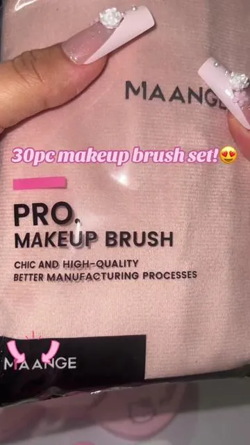 YOU NEED THIS!😍 #fyp #tiktokshop #tiktokshopfinds #makeupbrushes #maange #maangebeauty #tiktokvalentines 