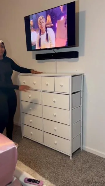 this dresser was the perfect addition to my room🤩 linked in tiktok shop!🛒 @Raybee Cher  #raybeefurniture #raybee #dresser  #blackgirlapartmentdecor #newapartment  #bedroomstyling #blackgirltiktok #homedecor #bedroomdecor #tiktokshop #bedroomdecorideas
