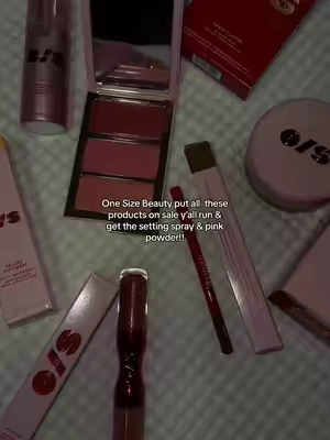 🏃🏻‍♀️Y’all get the pink powder & serting spray it’ll change ur makeup game!!🫶🏻✨@ONE SIZE BEAUTY #onesizebeauty #onesizesettingspray #onesizepartner #onesizepowder #pinkpowderundereye 