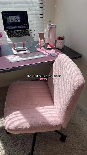 You NEED the viral criss cross chair on wheels💖🥰✨  #workfromhome #contentcreator #furniture #office #tiktokshop 