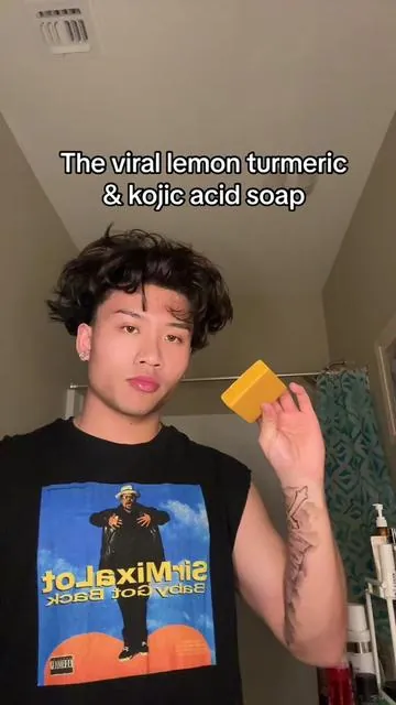 Add this to your facewash #TikTokShop #brighteningsoap #lemonturmeric #turmericsoap #darkspots #hyperpigmentation #skincare 