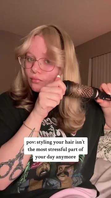 a blessing 🙏🏼 #thermalbrush #blowoututorial #blowout #tiktokshopfinds #tiktokmademebuyit #easyblowout #diyblowout #roundbrush #roundbrushblowout #negativeions #wavytalk #viral #viralbrush 