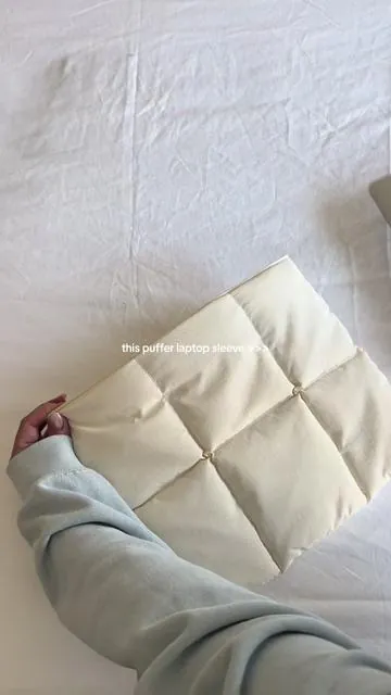 The most aesthetic puffer laptop sleeve ✨ #laptopcase #laptopsleeve #puffylaptopsleeve #neutral #neutralaesthetic #tiktokshopfinds 