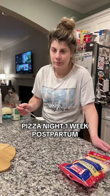 #postpartumrecovery #postpartum #moms #cookwithme #pizza #dinnerideas 
