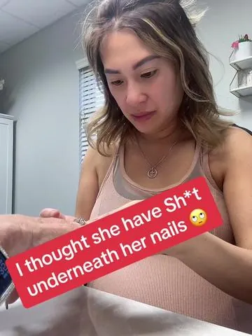 I thought she have sh*t underneath her nails 🙄 #juliesbeautybydesigns #nail #nailsartvideos #nailsalon #gurunanda #concentratedmouthwash #gurunandaproducts #oralcare #badbreath #TikTokSpringSale #fup #viral #foryou @Puneet Nanda bridge the gap 