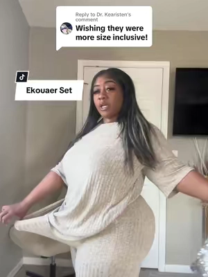 Replying to @Dr. Kearisten Get the XXL,this runs at least 2 sizes big maybe 3 ! #3x #fyp #plusize #plussizeoutfits #plussizeclothing #plussizefashion 