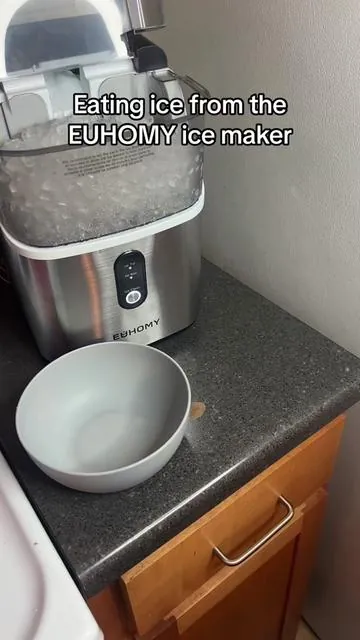 Crunchy ❄️☺️ i love this ice maker 😍🫶🏽 #shavedice #iceeating #softice #hardice #powderyice #ice #iceasmr #iceeatingasmr #asmr #crunchyice #crushedice #asmrice #freezerfrost #icelovers #whiteice #dessert #shaveice #icecream #asmriceeating #iceeater #softiceeating #thinice #asmreating #refrozenice #iceeatingvideos #mukbang #icecube #matchaice #mukbangice #eatingice 