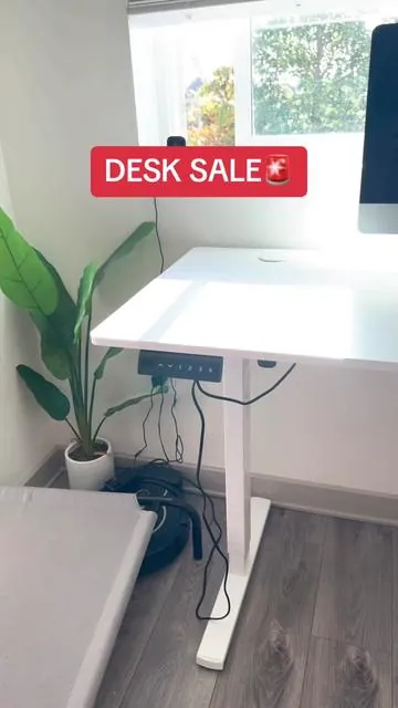 This is a crazy deal #desk #desksetup 