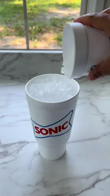 Sonic Nugget Ice Maker   #ice #icemaker #iceeating #icemachine #icetok #watertok #foryou #satisfying #euhomy #sonicice #nuggetice #sale #viral #goodice #cravings 
