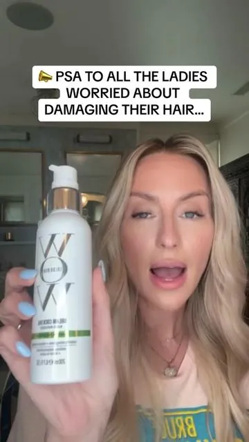 🔊 Volume up! 🙌 If you're on your healthy hair journey, Kale Cocktail is a must in your routine 🙏 So say goodbye to damage, breakage, and split ends 👋 AND hello to healthier, stronger locks 💪 @Brit Smith #colorwow #heatdamage #breakage #damagedhair #hairbreakage #healthyhair  