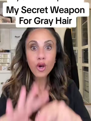 I only color my gray once every 5-6 weeks , this root touch up powder by style edit is a game changer!!    #creatorsearchinsights #haircolor #tiktokshopsummersale  #grayhair #over40  #roottouchup #rootconcealer  #rootcoverup #haircare #colormyroots #hairtips #hairtutorial   #hairpowder 