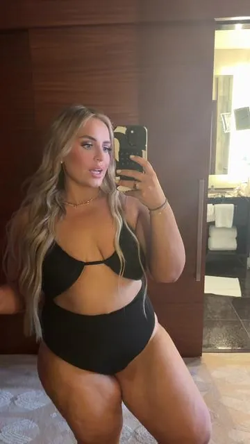STOP this is on sale for $28 too!! Literally such a cute plus size bathing suit #BeautyTok #plussizeedition #plussizefashion #plussizeswimwear #fyp #OOTD #swimsuit #swimwear #plussizefinds #tiktokmademebuyit #tiktokshopsummersale #foryou 