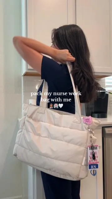 The perfect Nurse bag DOES exist 👩🏽‍⚕️🏥🤍 #nursebag #packmynursingbagwithme #packmynursebagwithme #nurseworkbag #bagsmart #bagsmarttotebag #puffertotebag #newnursebag #bestbag #whatsinmybag #packmybagwithme #whatsinmynursebag #whatsinmynurseworkbag 